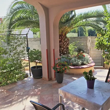 Vratovic Apartment