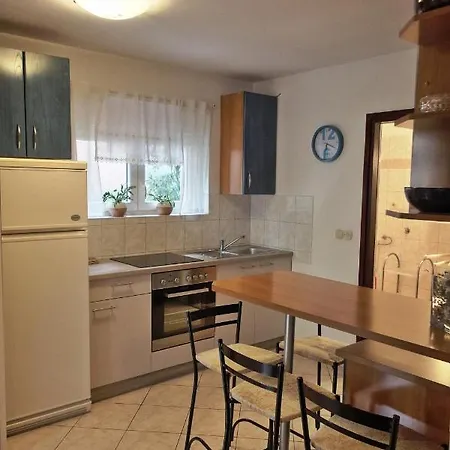 Apartment Vratovic *