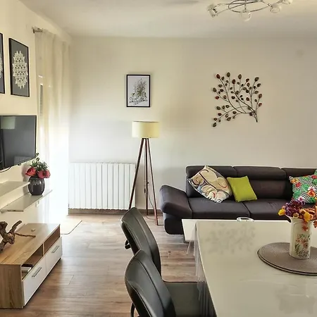Apartment Vratovic *