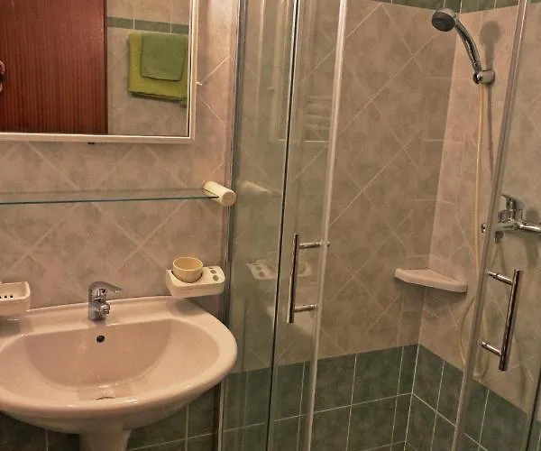 Vratovic Apartment *