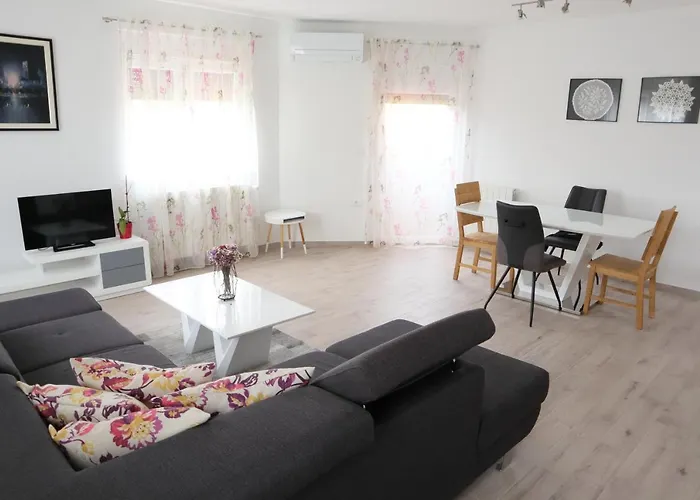 Vratovic Apartment