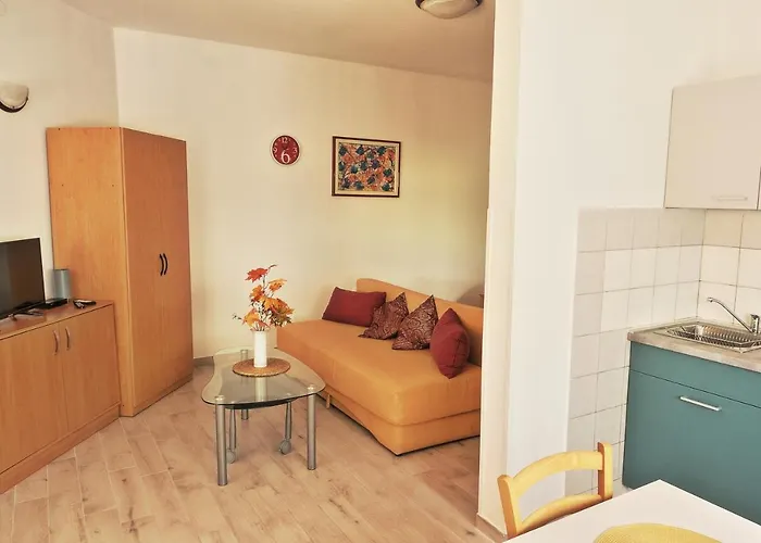 Vratovic Apartment *