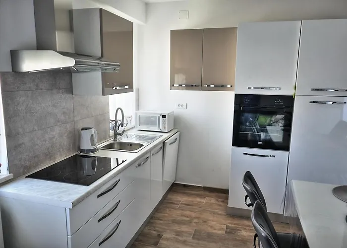 Vratovic Apartment *